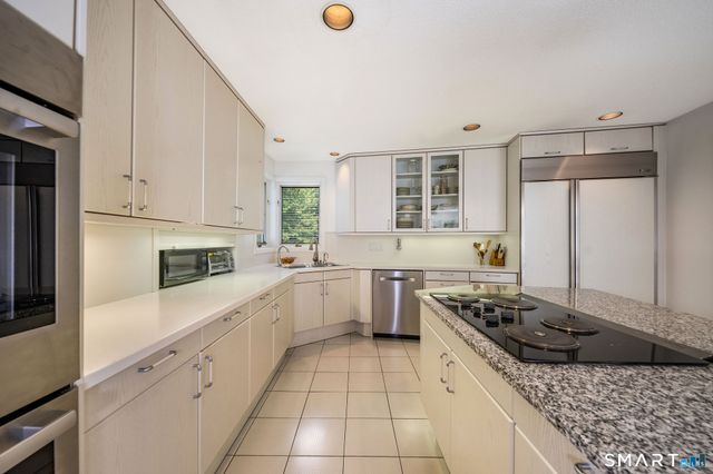 14 Grouse Lane, Woodbridge, CT 06525