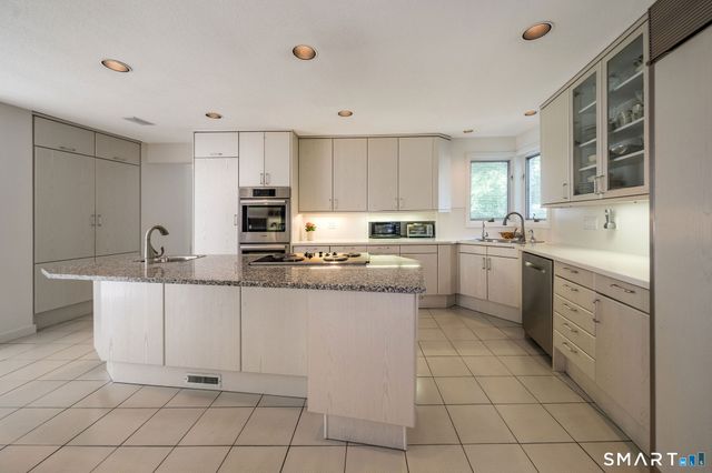 14 Grouse Lane, Woodbridge, CT 06525