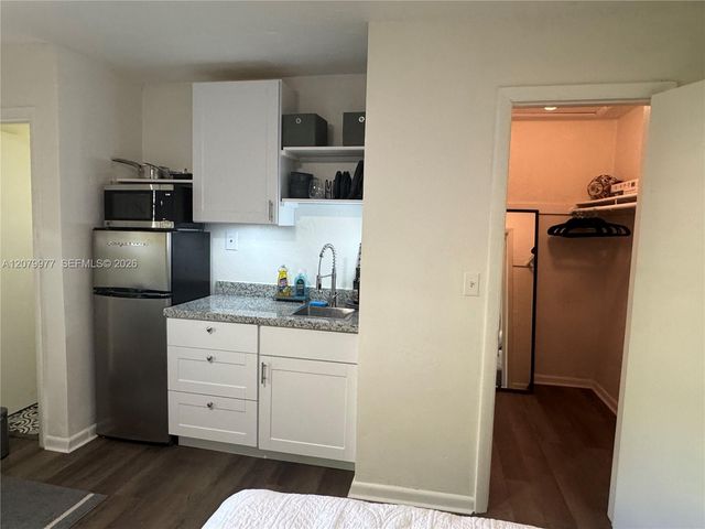 5639 Lincoln Street 3, Hollywood, FL 33021