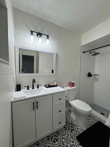5639 Lincoln Street 3, Hollywood, FL 33021