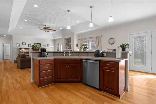 360 Maple Ridge LN, Fincastle, VA 24090