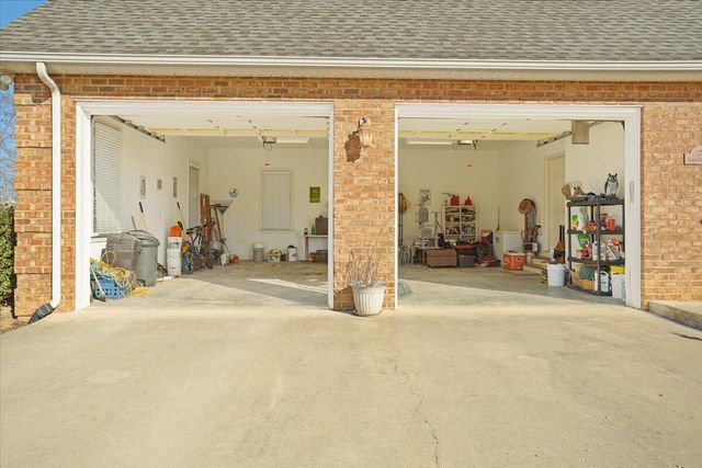 360 Maple Ridge LN, Fincastle, VA 24090
