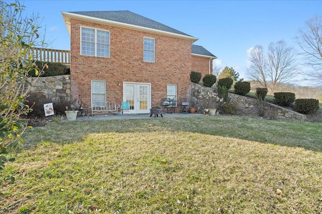 360 Maple Ridge LN, Fincastle, VA 24090