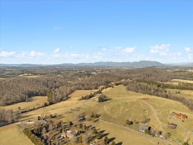 360 Maple Ridge LN, Fincastle, VA 24090