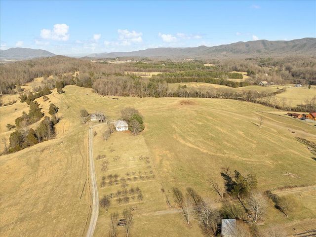 360 Maple Ridge LN, Fincastle, VA 24090