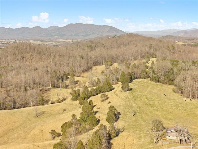 360 Maple Ridge LN, Fincastle, VA 24090