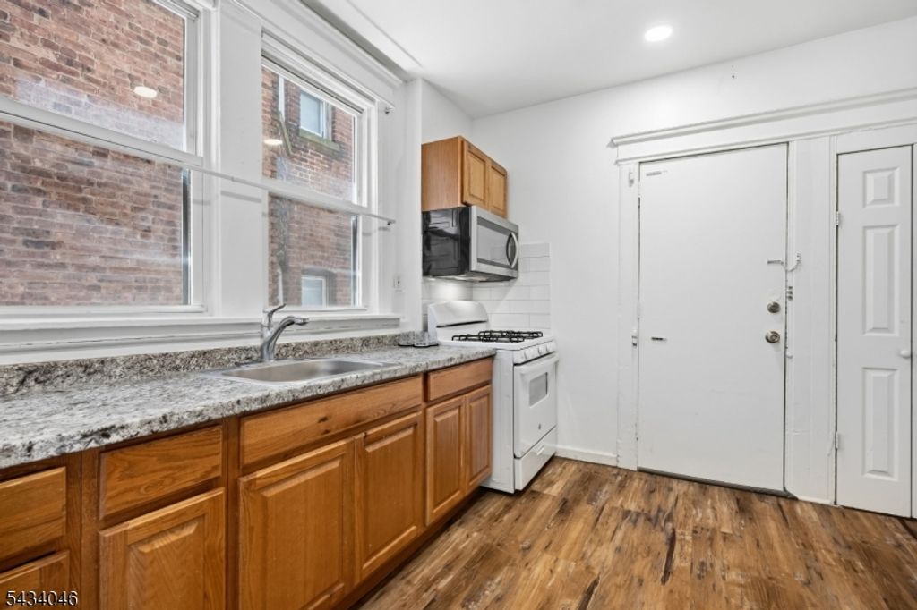 94 Eaton Pl, East Orange City, NJ 07017 — photo 4