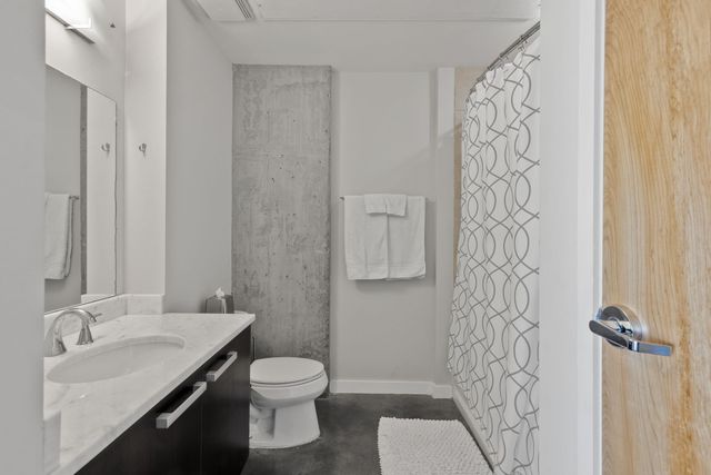 600 12th Ave S Apt 1816, Nashville, TN 37203
