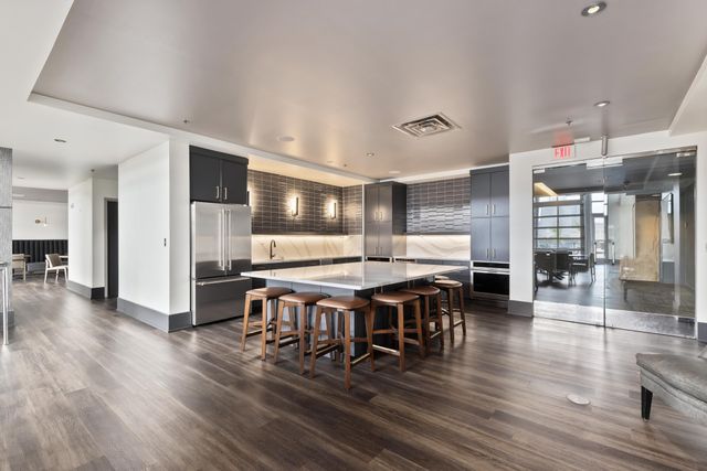 600 12th Ave S Apt 1816, Nashville, TN 37203