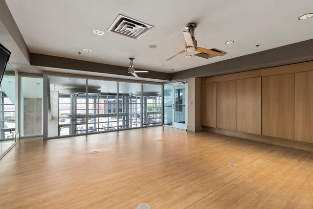 600 12th Ave S Apt 1816, Nashville, TN 37203