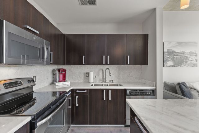 600 12th Ave S Apt 1816, Nashville, TN 37203