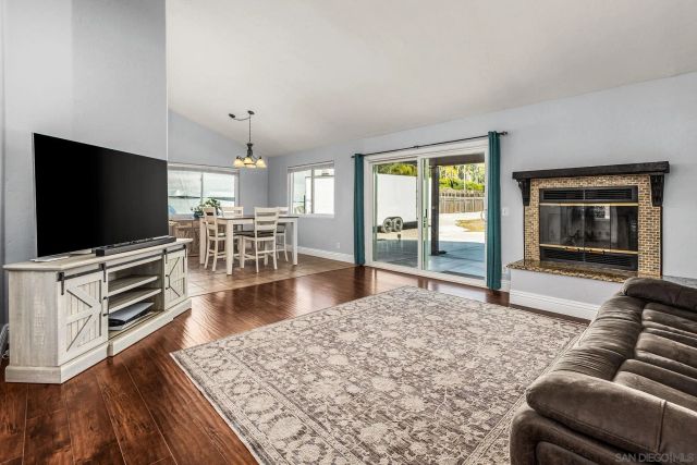 16319 Scarbery Rd, Ramona, CA 92065