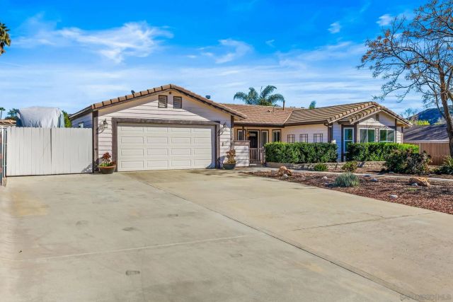 16319 Scarbery Rd, Ramona, CA 92065