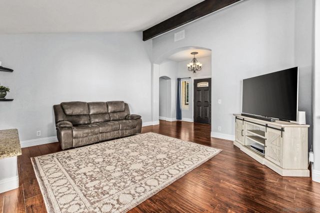 16319 Scarbery Rd, Ramona, CA 92065