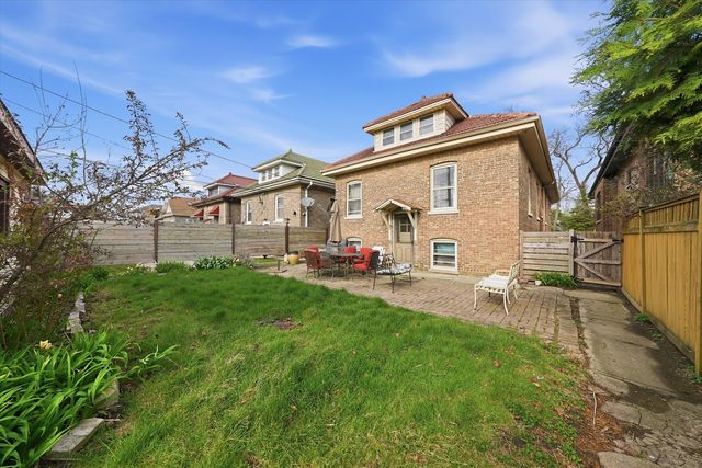 3032 Wisconsin Avenue, Berwyn, IL 60402