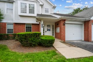 1727 W Hawkes Street 8, Arlington Heights, IL 60004