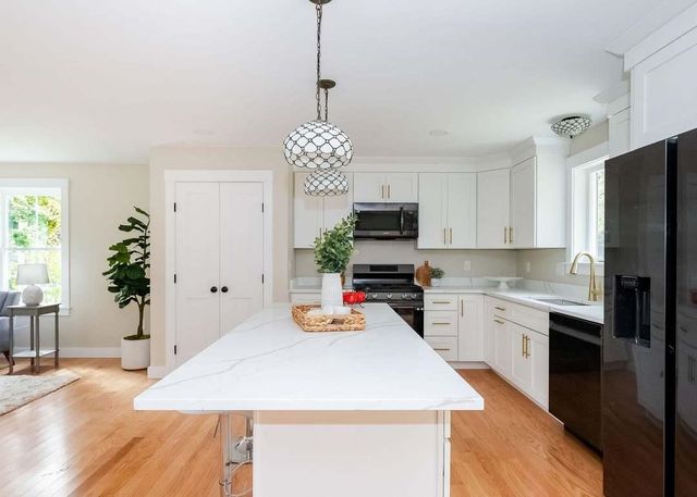 9 Lawn Avenue, Rochester, NH 03867