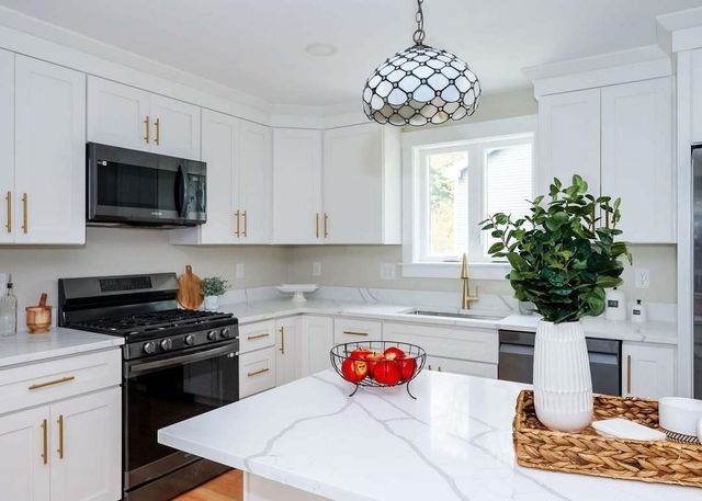 9 Lawn Avenue, Rochester, NH 03867
