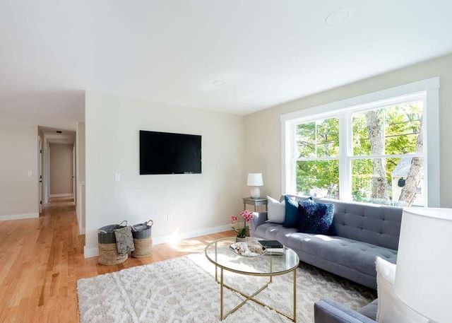 9 Lawn Avenue, Rochester, NH 03867