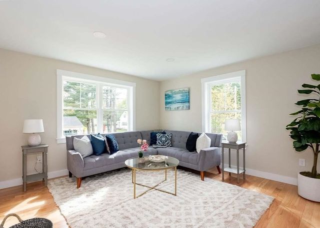 9 Lawn Avenue, Rochester, NH 03867