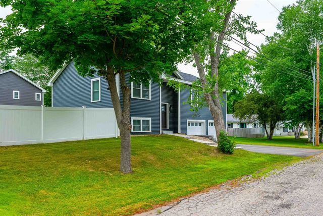 9 Lawn Avenue, Rochester, NH 03867