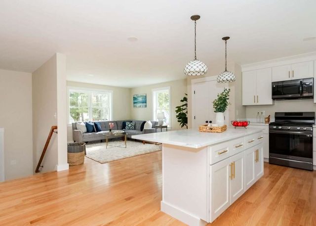 9 Lawn Avenue, Rochester, NH 03867