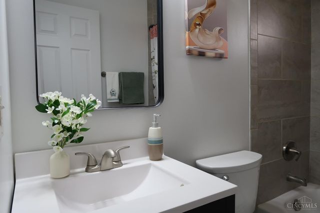 10220 Windswept Lane, Colerain Twp, OH 45251