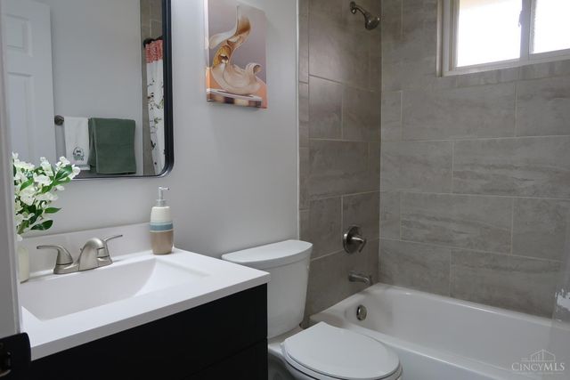 10220 Windswept Lane, Colerain Twp, OH 45251