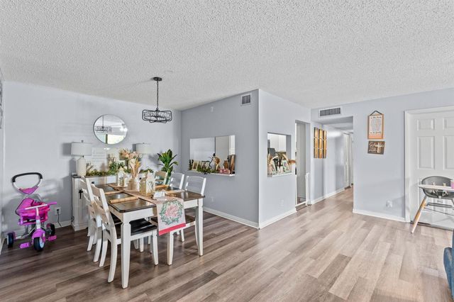 723 Sunny Pine Way H2, Greenacres, FL 33415