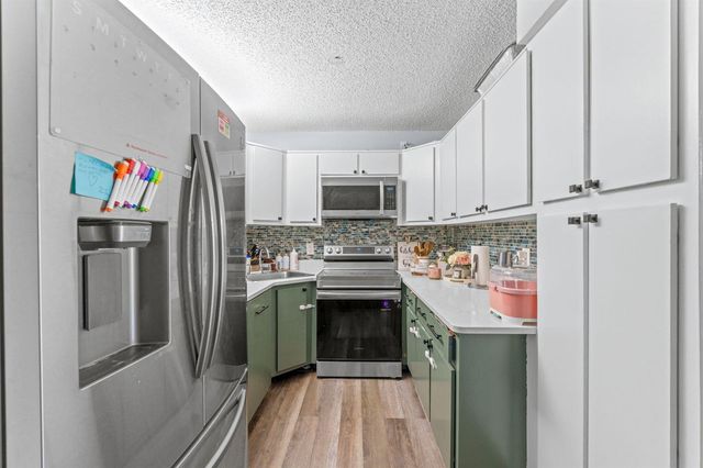 723 Sunny Pine Way H2, Greenacres, FL 33415