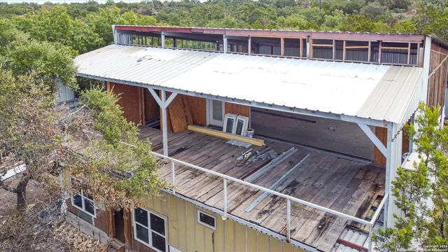 324 DOE LN, Canyon Lake, TX 78133