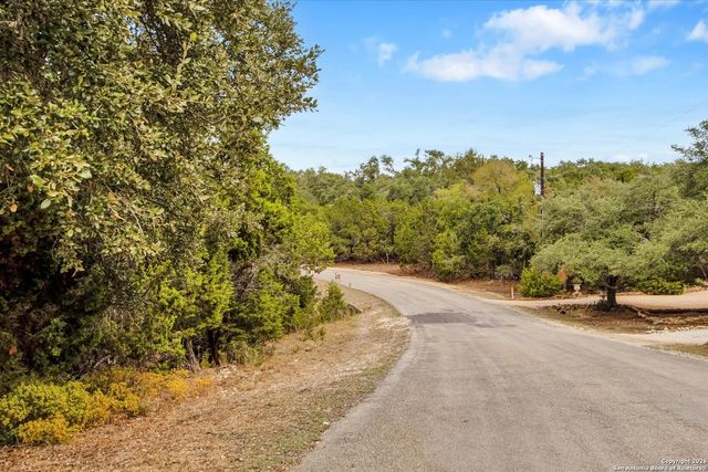 324 DOE LN, Canyon Lake, TX 78133