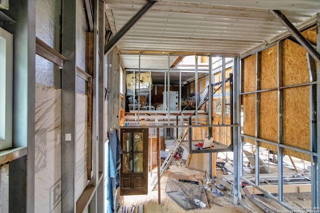 324 DOE LN, Canyon Lake, TX 78133