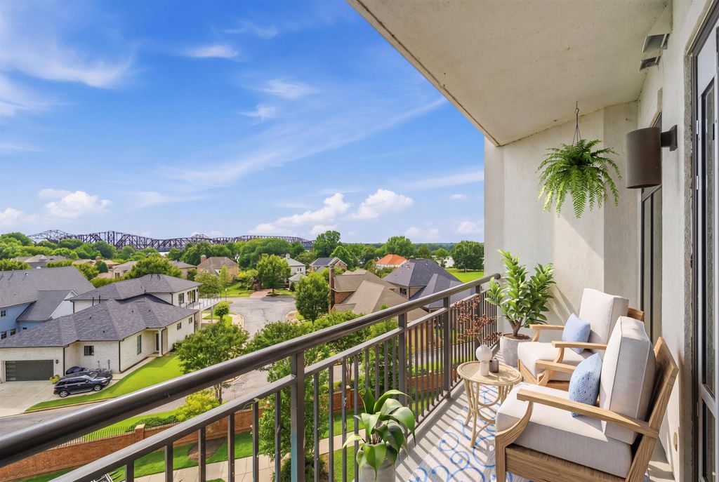 717 S Riverside Dr Apt 504, Memphis, TN 38103