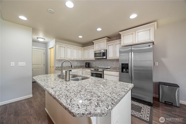 1015 Sunny Brooke Lane, Chelan, WA 98816