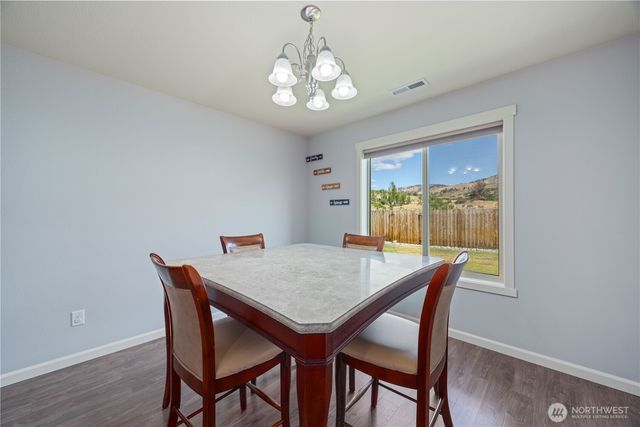 1015 Sunny Brooke Lane, Chelan, WA 98816