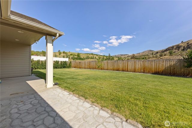 1015 Sunny Brooke Lane, Chelan, WA 98816