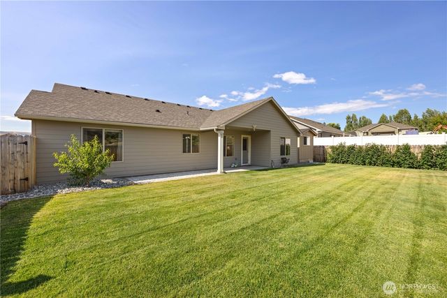 1015 Sunny Brooke Lane, Chelan, WA 98816