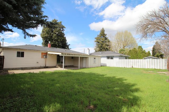 2816 Duell Avenue, Medford, OR 97501
