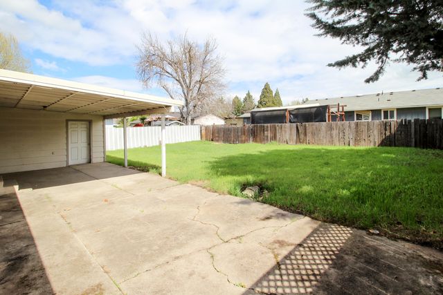 2816 Duell Avenue, Medford, OR 97501