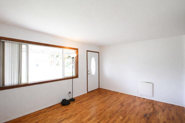 2816 Duell Avenue, Medford, OR 97501