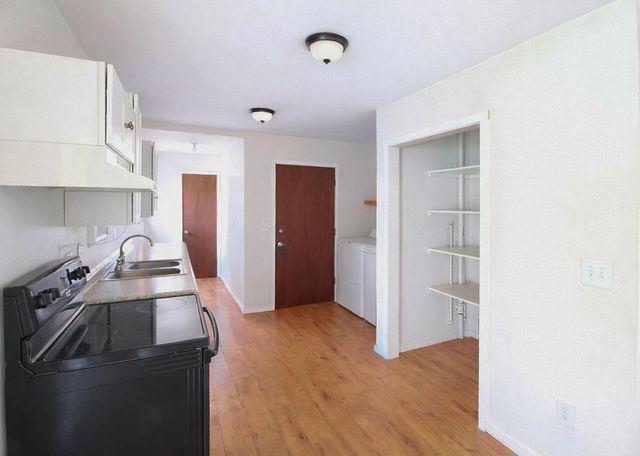 2816 Duell Avenue, Medford, OR 97501