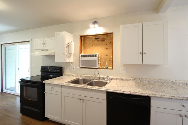 2816 Duell Avenue, Medford, OR 97501