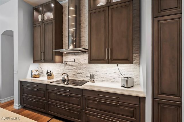 12147 Colliers Reserve DR, Naples, FL 34110