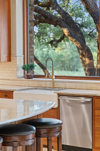 418 Cattle Trail DR, Dripping Springs, TX 78620