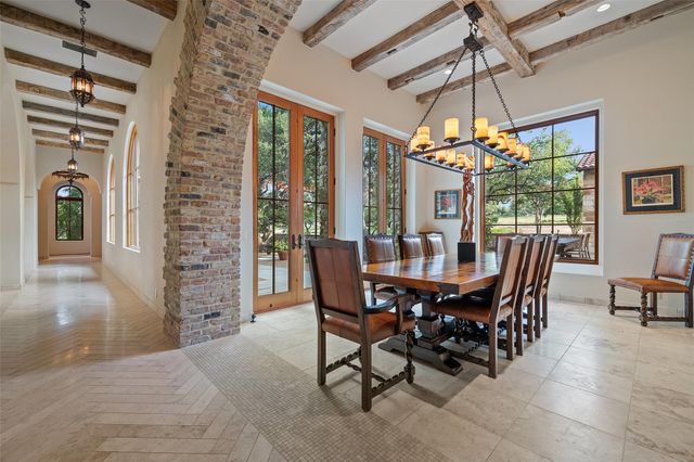 418 Cattle Trail DR, Dripping Springs, TX 78620