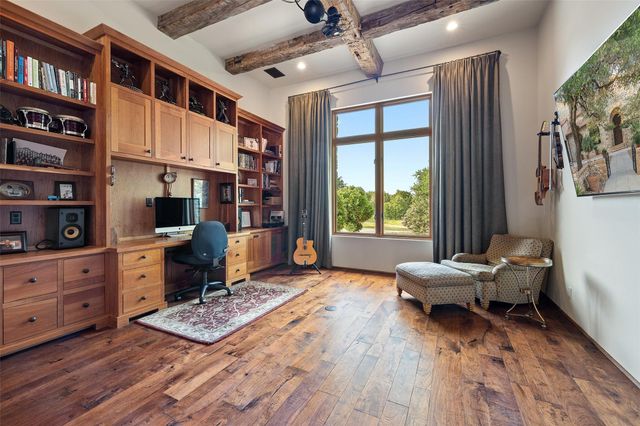 418 Cattle Trail DR, Dripping Springs, TX 78620