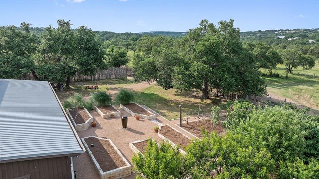418 Cattle Trail DR, Dripping Springs, TX 78620