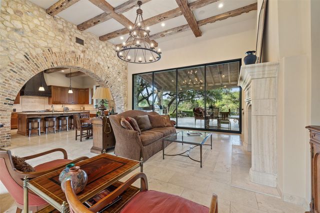 418 Cattle Trail DR, Dripping Springs, TX 78620