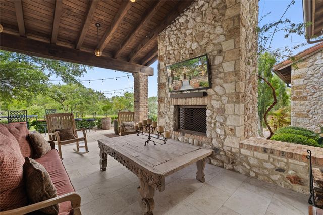 418 Cattle Trail DR, Dripping Springs, TX 78620